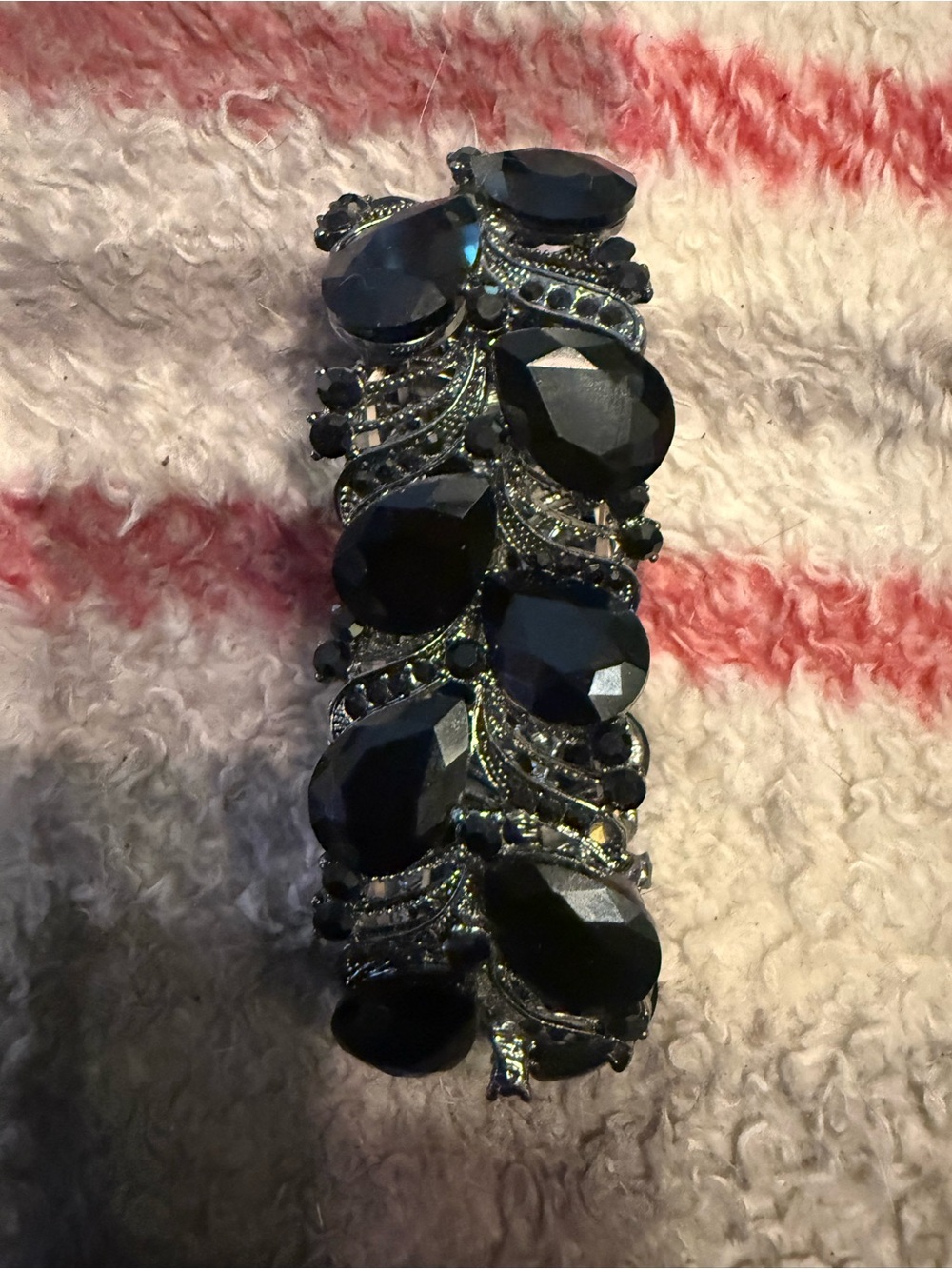 Elegant Black Teardrop Statement Bracelet - Women Jewelry